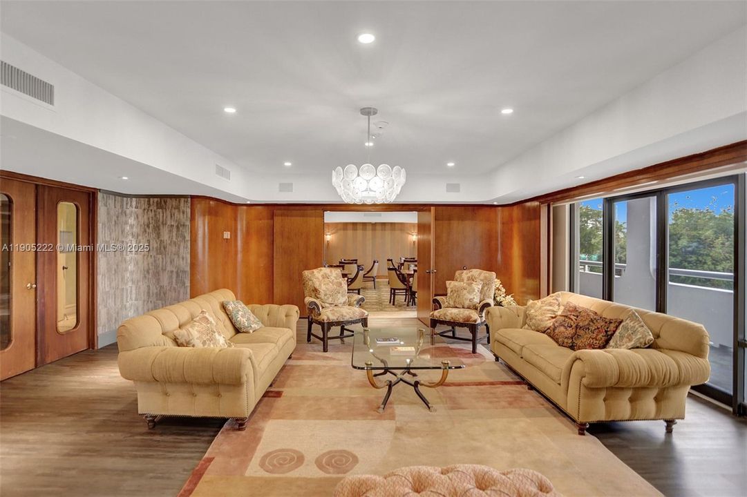 For Sale: $1,390,000 (2 beds, 3 baths, 1825 Square Feet)