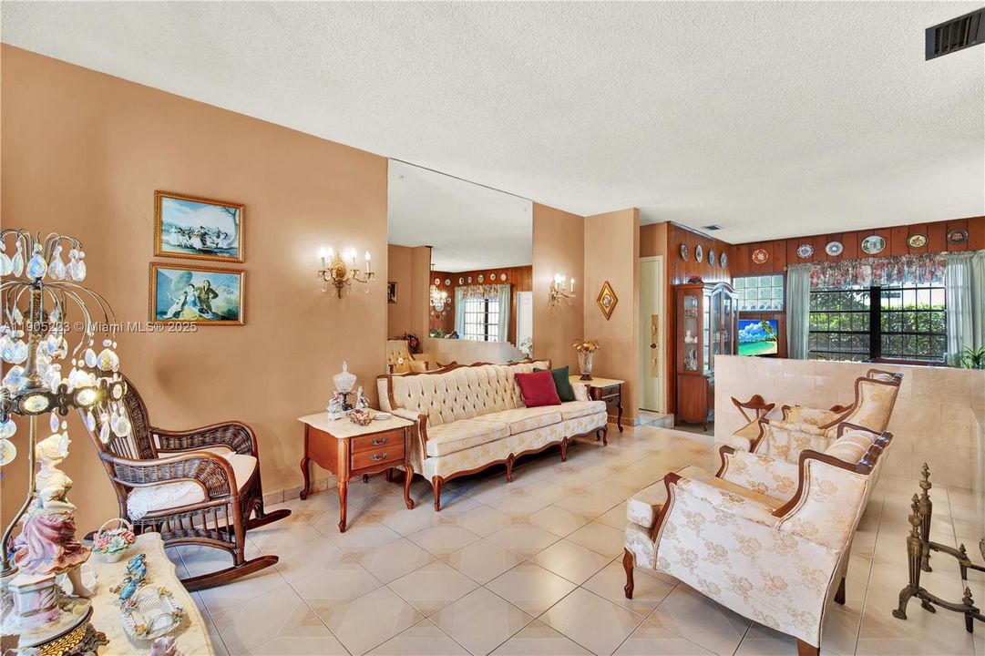 Active With Contract: $850,000 (3 beds, 2 baths, 1408 Square Feet)