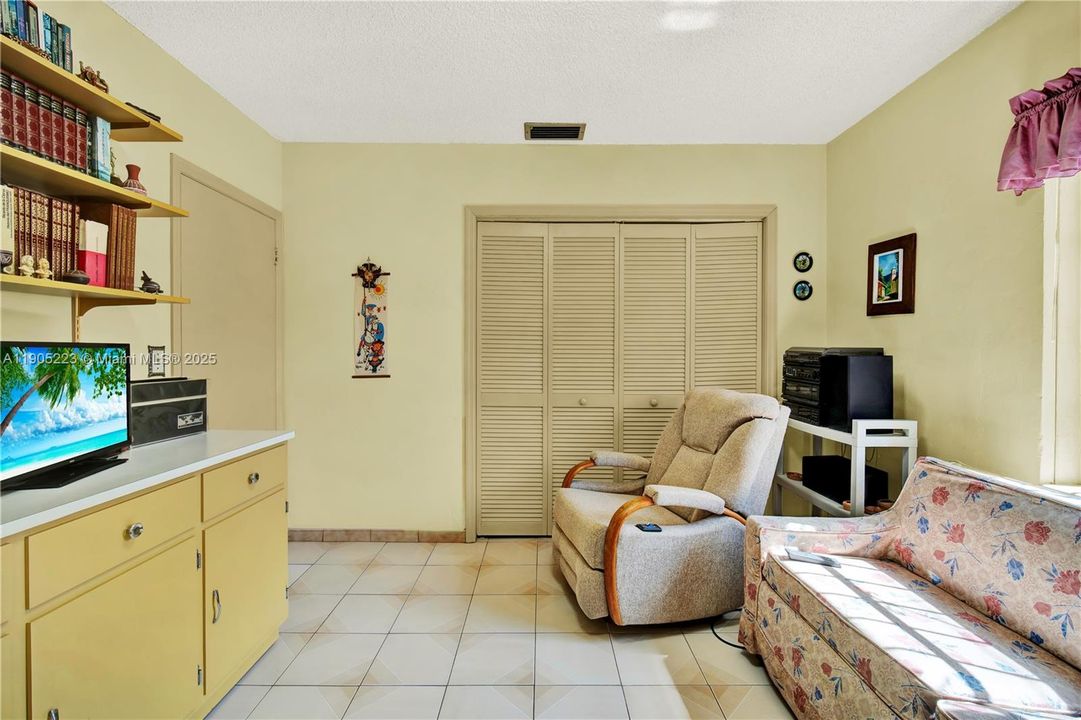 Active With Contract: $850,000 (3 beds, 2 baths, 1408 Square Feet)