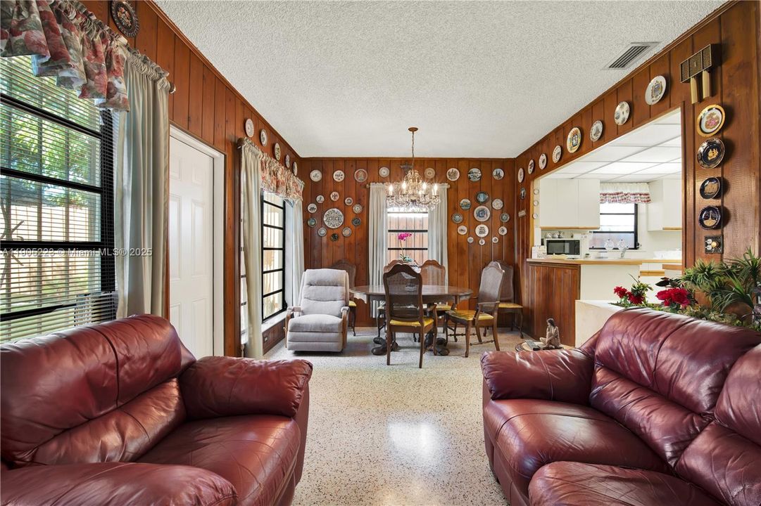 Active With Contract: $850,000 (3 beds, 2 baths, 1408 Square Feet)