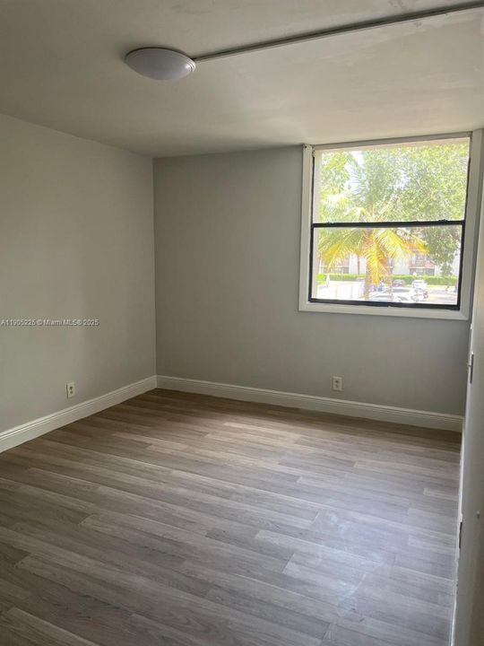 На продажу: $159,900 (1 спален, 1 ванн, 619 Квадратных фут)