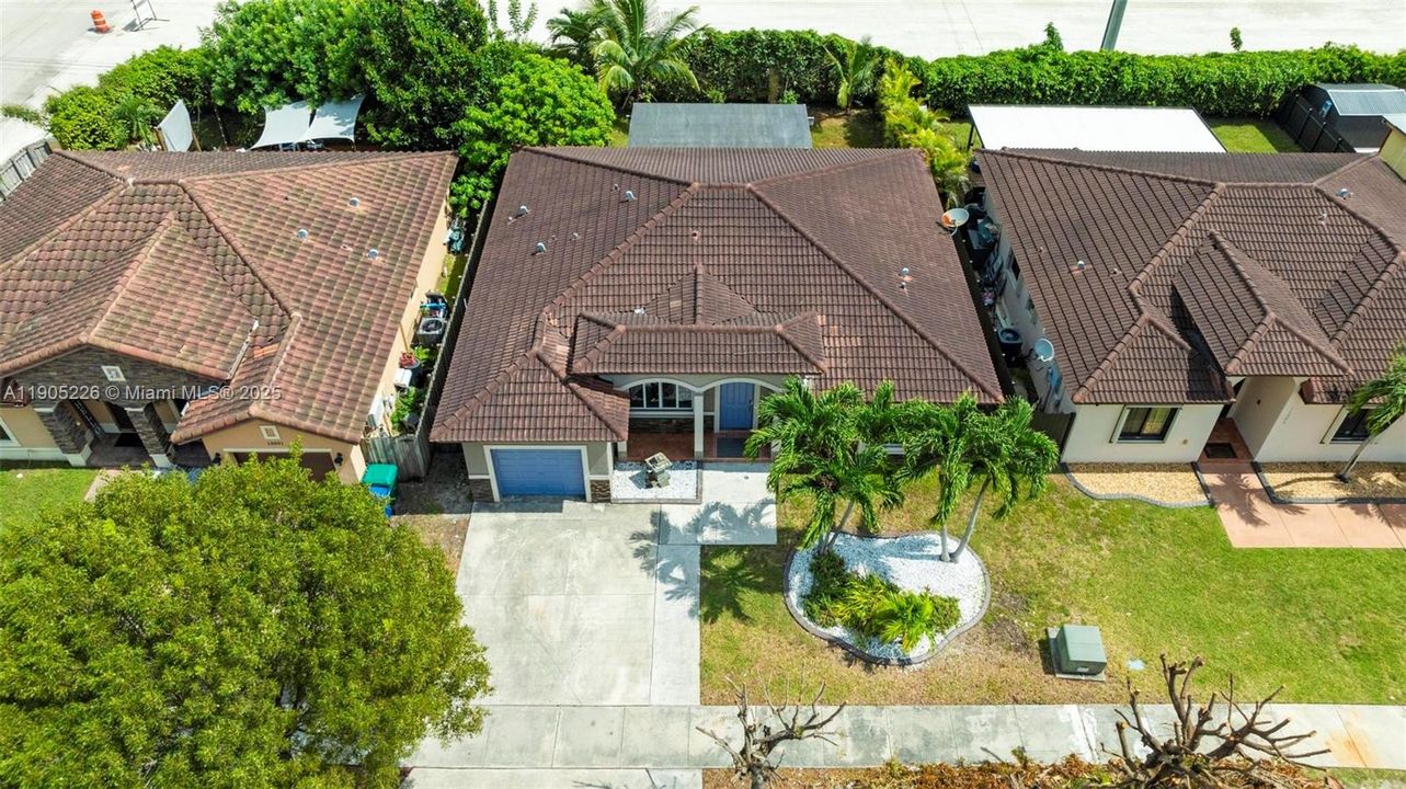 Recently Rented: $2,875 (3 beds, 2 baths, 1573 Square Feet)