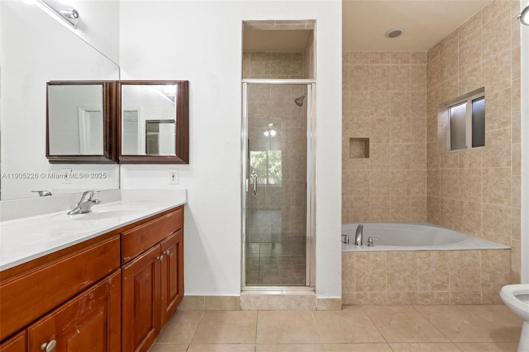 Recently Rented: $2,875 (3 beds, 2 baths, 1573 Square Feet)