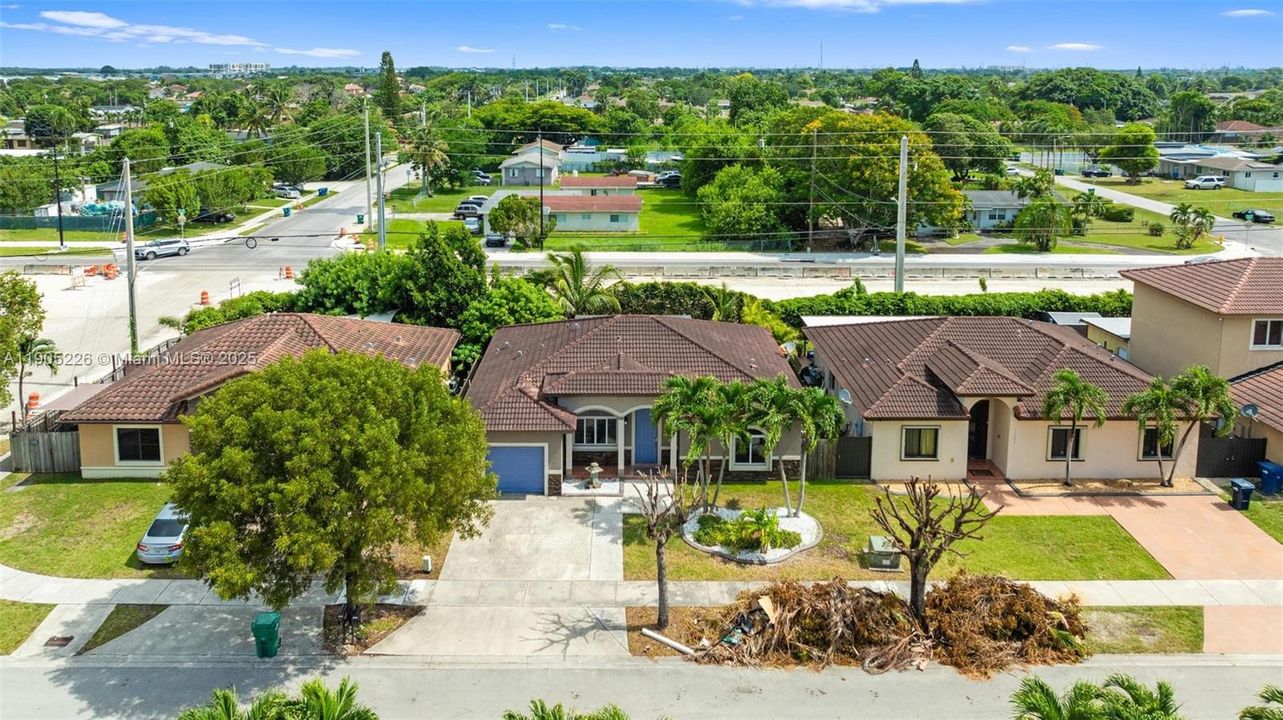 Recently Rented: $2,875 (3 beds, 2 baths, 1573 Square Feet)