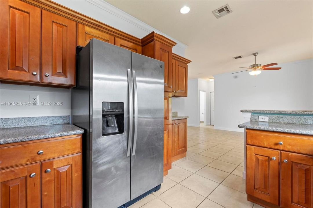 Recently Rented: $2,875 (3 beds, 2 baths, 1573 Square Feet)