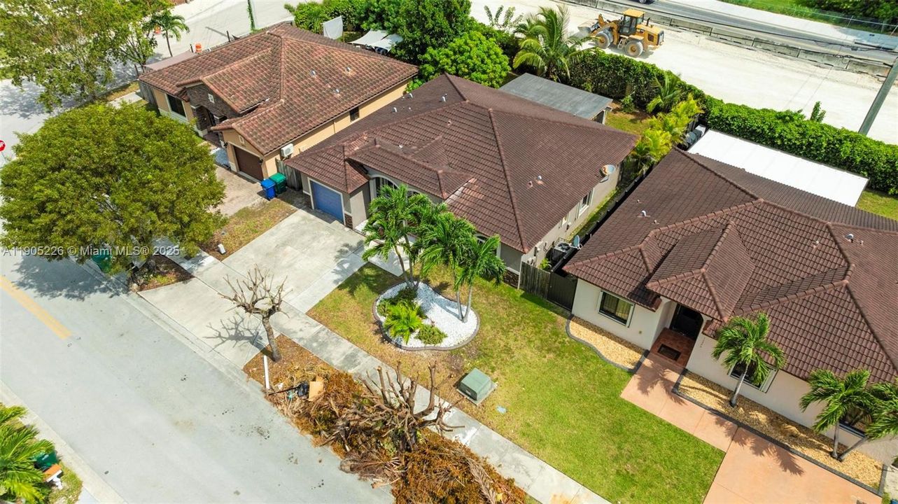 Recently Rented: $2,875 (3 beds, 2 baths, 1573 Square Feet)