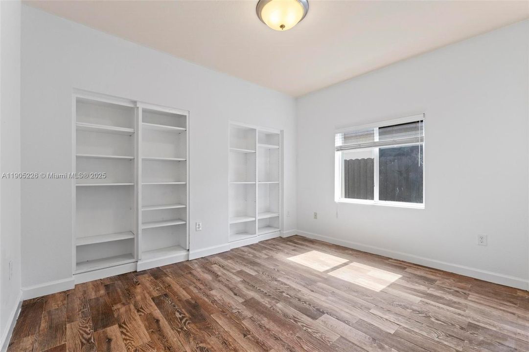 Recently Rented: $2,875 (3 beds, 2 baths, 1573 Square Feet)