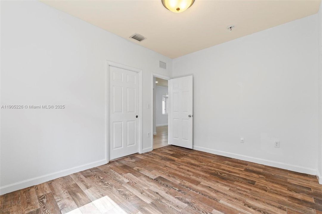 Recently Rented: $2,875 (3 beds, 2 baths, 1573 Square Feet)