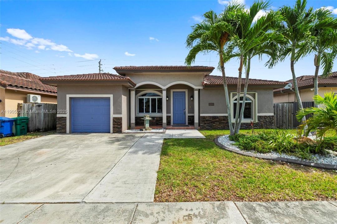 Recently Rented: $2,875 (3 beds, 2 baths, 1573 Square Feet)