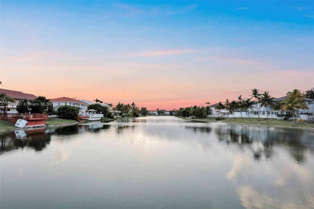 待售: $1,590,000 (5 贝兹, 4 浴室, 3569 平方英尺)