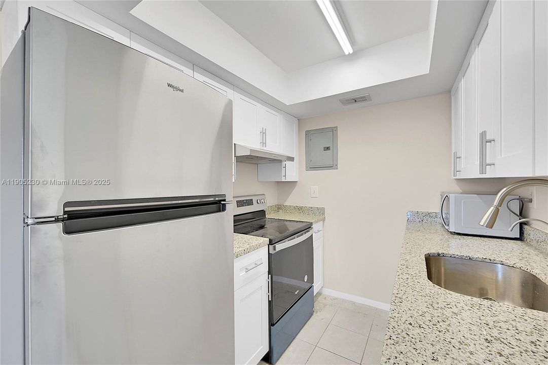 Под контрактом: $1,600 (1 спален, 1 ванн, 600 Квадратных фут)