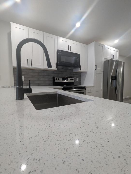 Active With Contract: $2,600 (3 beds, 2 baths, 1360 Square Feet)