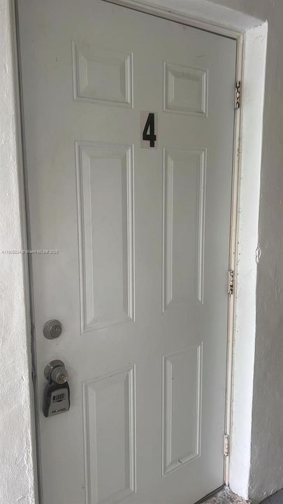 Recently Rented: $2,200 (2 beds, 1 baths, 710 Square Feet)