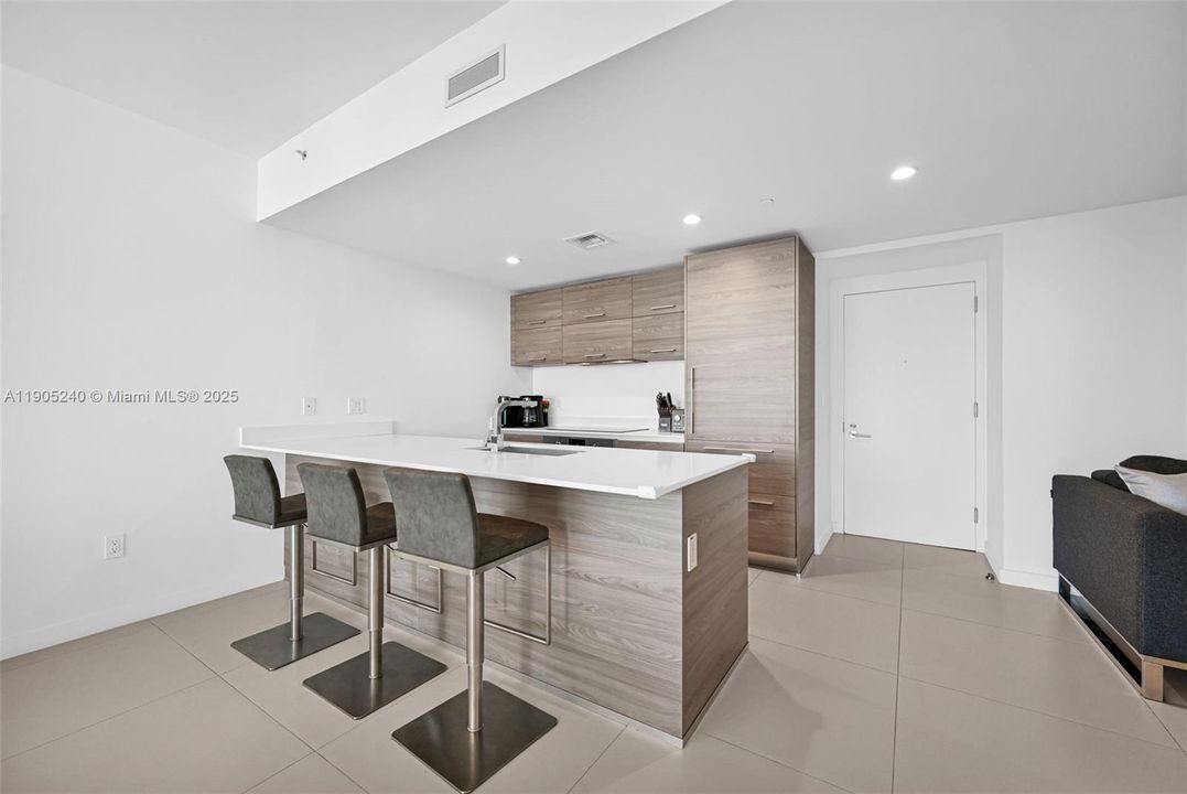 For Rent: $7,600 (2 beds, 2 baths, 1088 Square Feet)