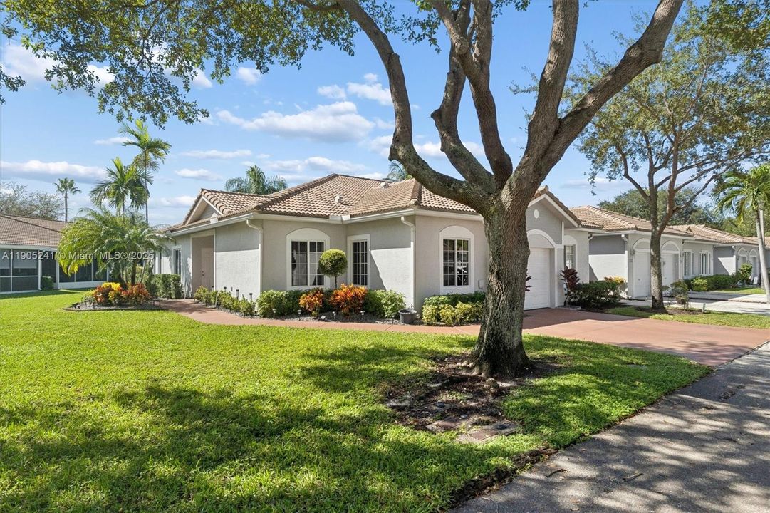 合同活跃: $465,000 (3 贝兹, 2 浴室, 1495 平方英尺)