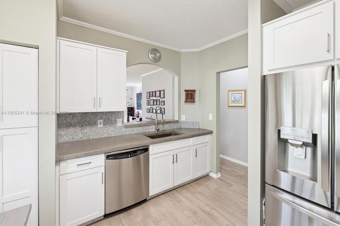 合同活跃: $465,000 (3 贝兹, 2 浴室, 1495 平方英尺)