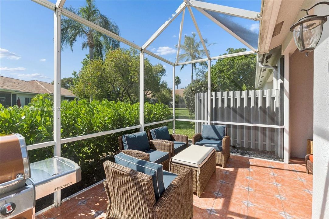 合同活跃: $465,000 (3 贝兹, 2 浴室, 1495 平方英尺)