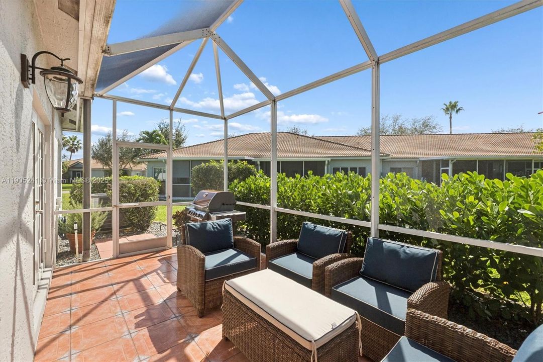 合同活跃: $465,000 (3 贝兹, 2 浴室, 1495 平方英尺)