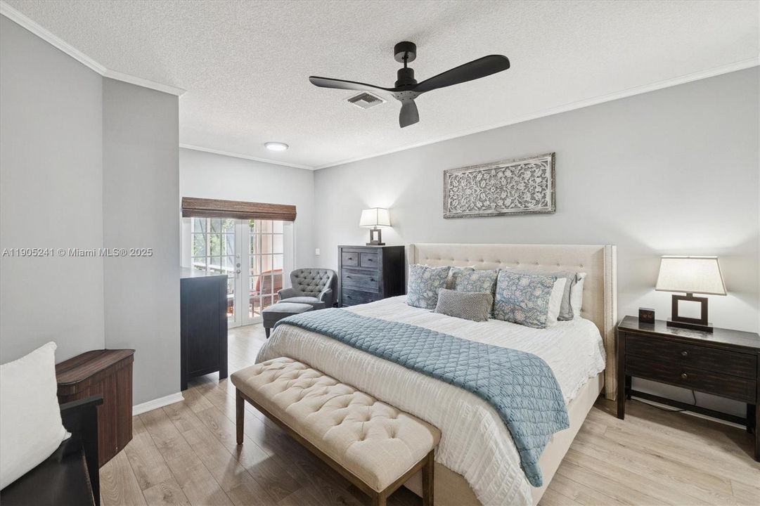 合同活跃: $465,000 (3 贝兹, 2 浴室, 1495 平方英尺)