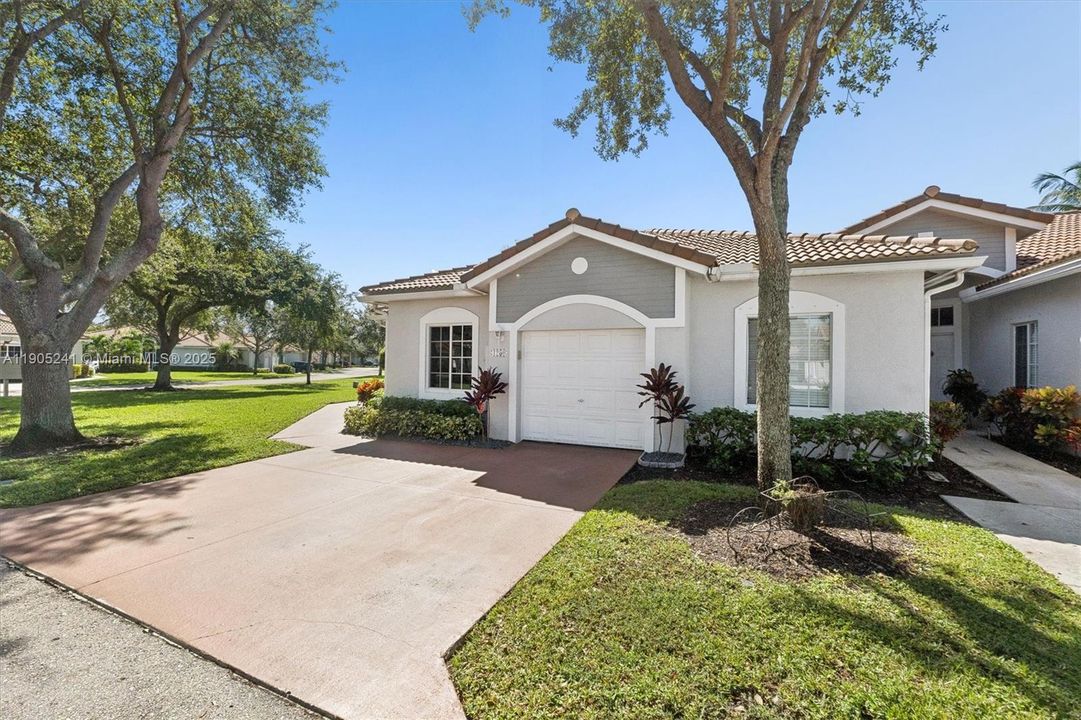 合同活跃: $465,000 (3 贝兹, 2 浴室, 1495 平方英尺)