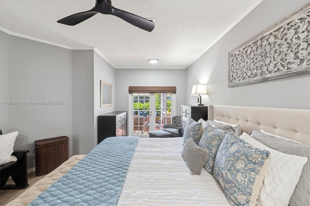 合同活跃: $465,000 (3 贝兹, 2 浴室, 1495 平方英尺)