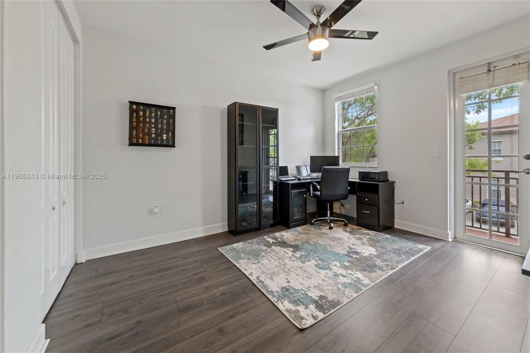 最近租的: $3,100 (3 贝兹, 3 浴室, 1670 平方英尺)