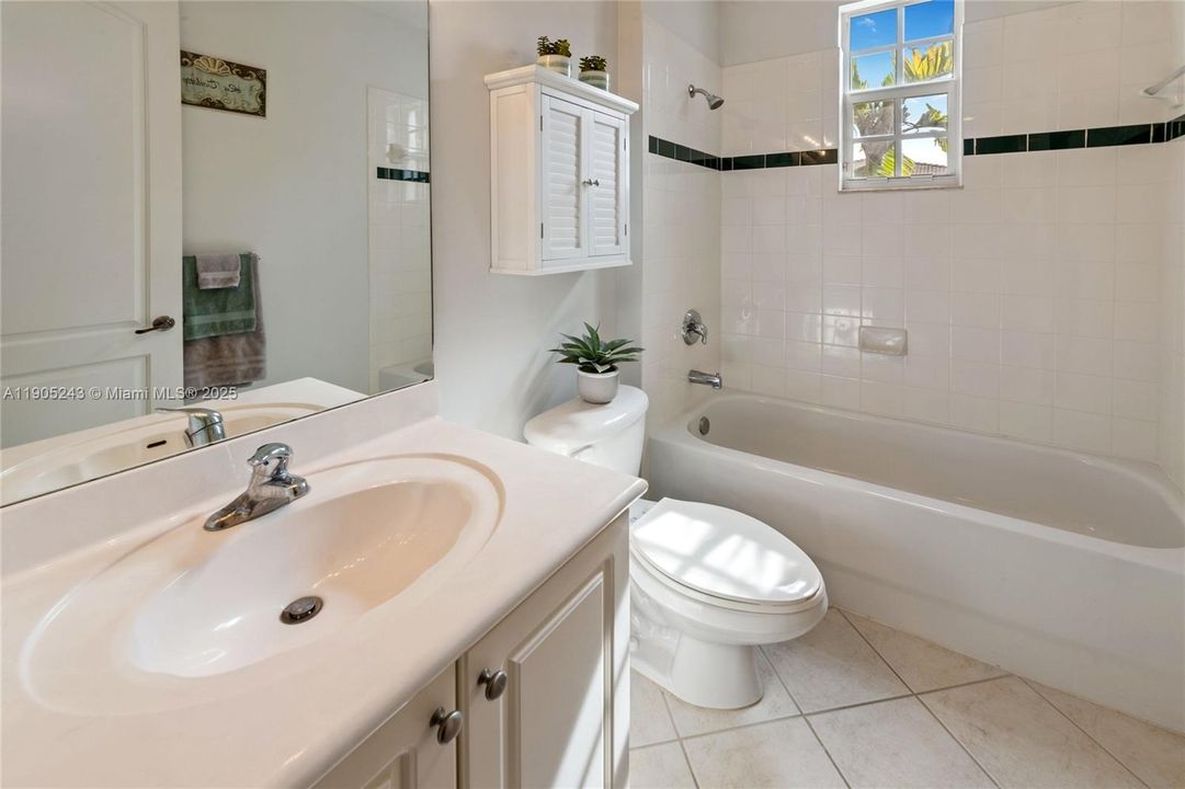 最近租的: $3,100 (3 贝兹, 3 浴室, 1670 平方英尺)