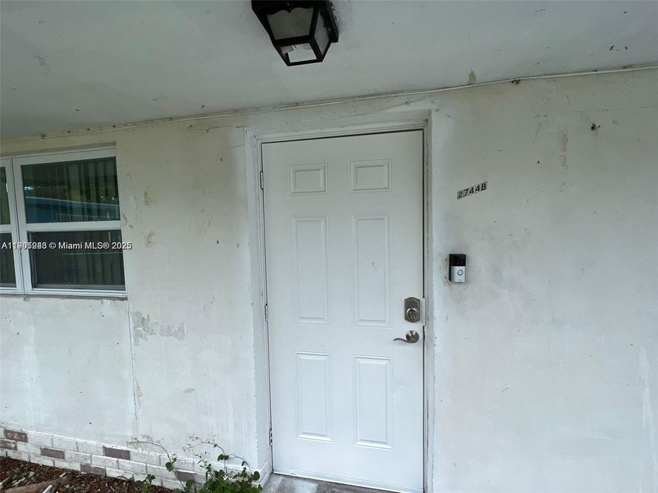 For Rent: $1,450 (1 beds, 1 baths, 1675 Square Feet)