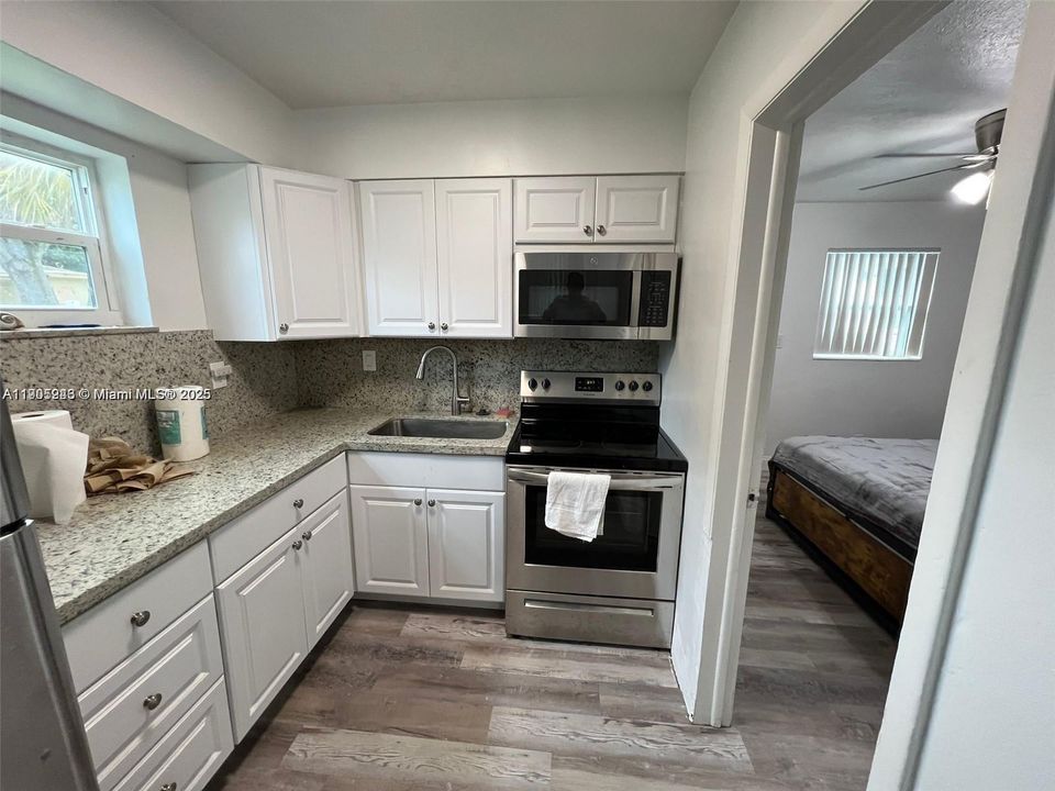 For Rent: $1,450 (1 beds, 1 baths, 1675 Square Feet)