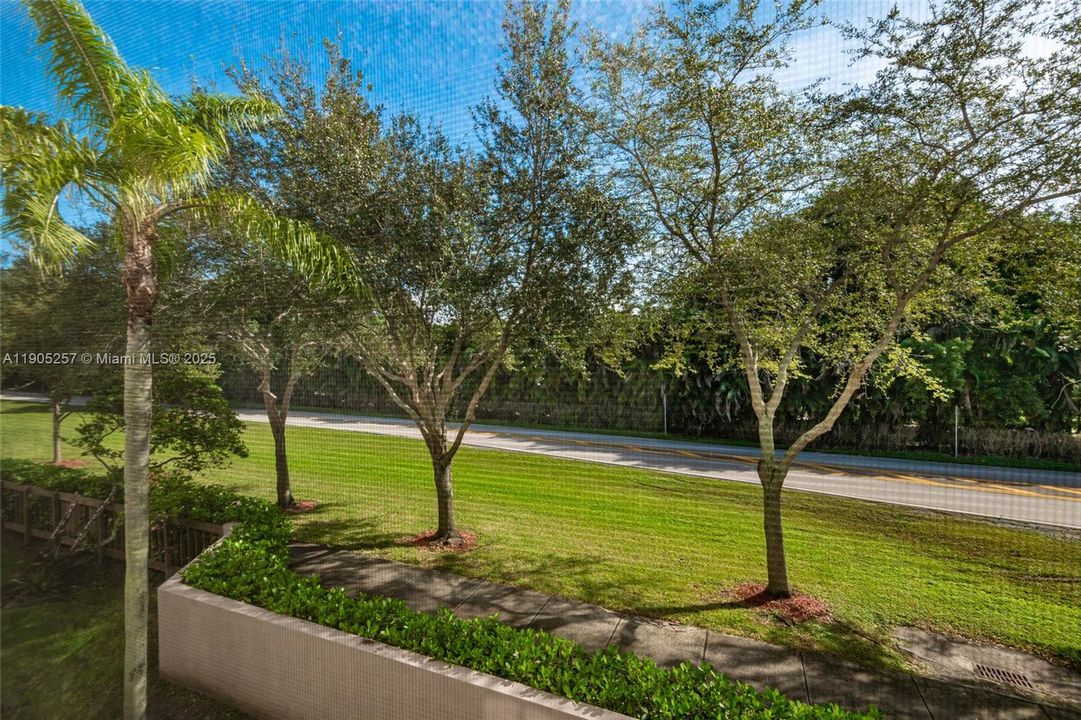 合同活跃: $380,000 (2 贝兹, 2 浴室, 1130 平方英尺)