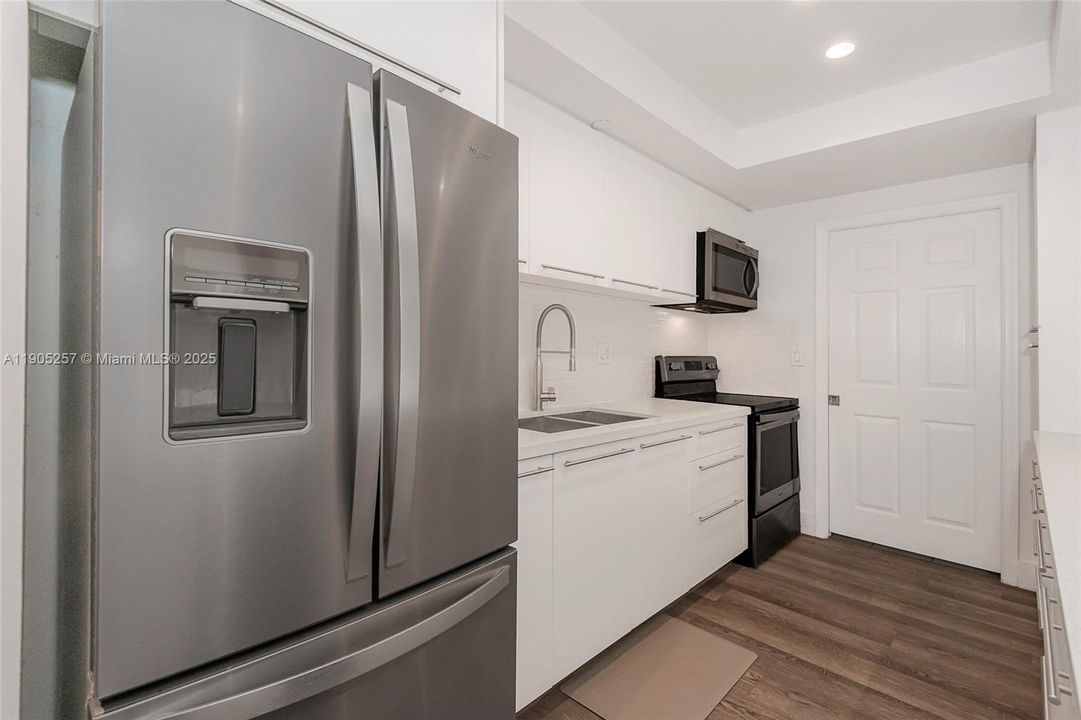 合同活跃: $380,000 (2 贝兹, 2 浴室, 1130 平方英尺)