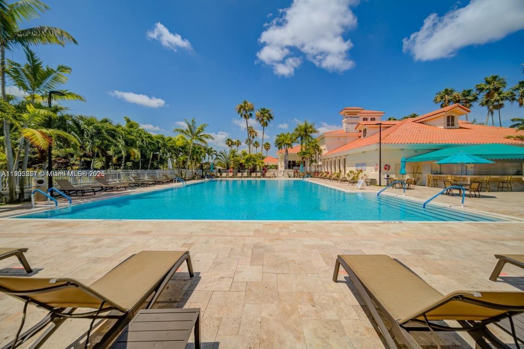 Doral Park Country Club Pool