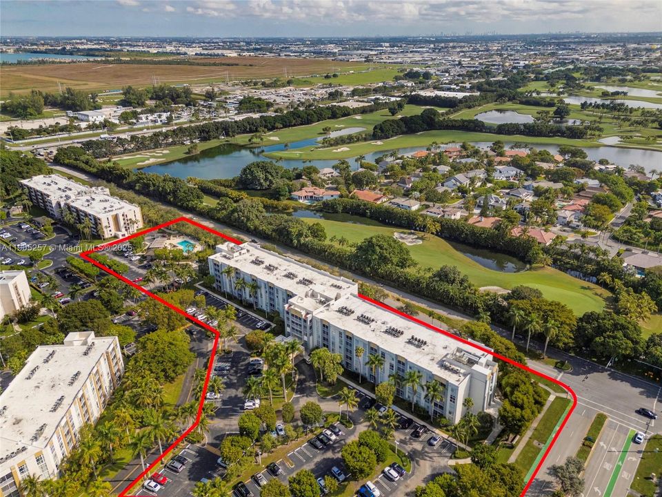 合同活跃: $380,000 (2 贝兹, 2 浴室, 1130 平方英尺)