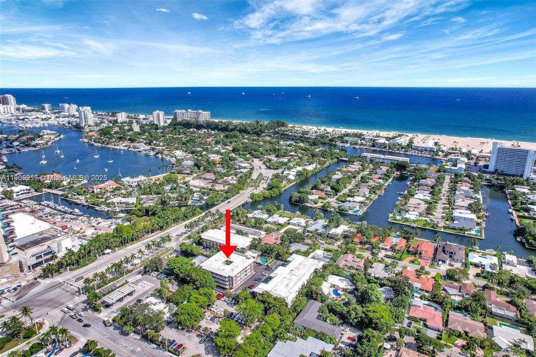 Active With Contract: $2,250 (2 beds, 2 baths, 932 Square Feet)