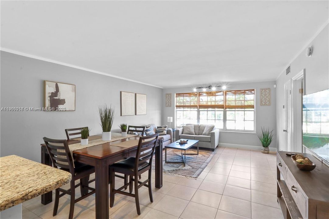 Active With Contract: $2,250 (2 beds, 2 baths, 932 Square Feet)