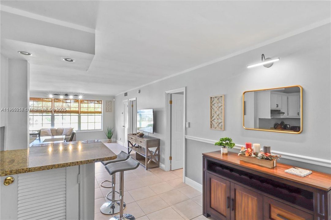 Active With Contract: $2,250 (2 beds, 2 baths, 932 Square Feet)