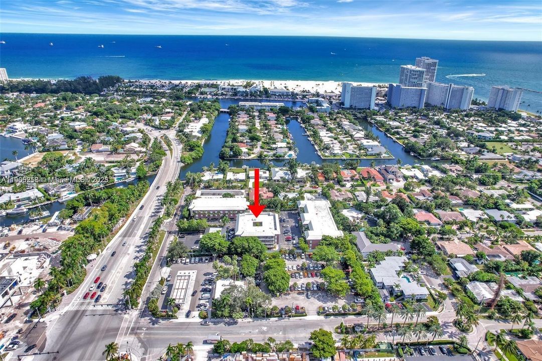 Active With Contract: $2,250 (2 beds, 2 baths, 932 Square Feet)