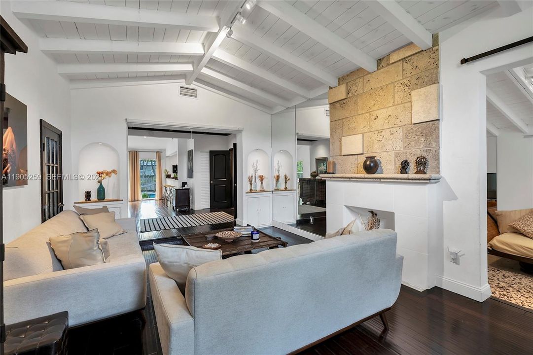 For Sale: $1,795,000 (4 beds, 3 baths, 2190 Square Feet)