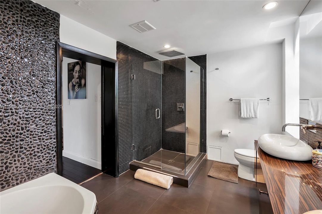 For Sale: $1,795,000 (4 beds, 3 baths, 2190 Square Feet)