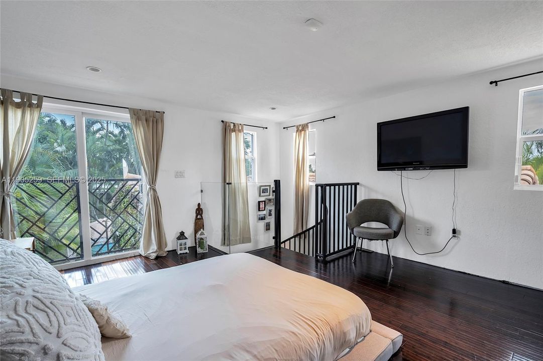 For Sale: $1,795,000 (4 beds, 3 baths, 2190 Square Feet)