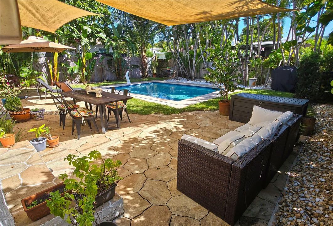 For Sale: $1,795,000 (4 beds, 3 baths, 2190 Square Feet)