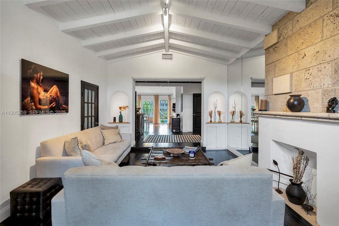 For Sale: $1,795,000 (4 beds, 3 baths, 2190 Square Feet)