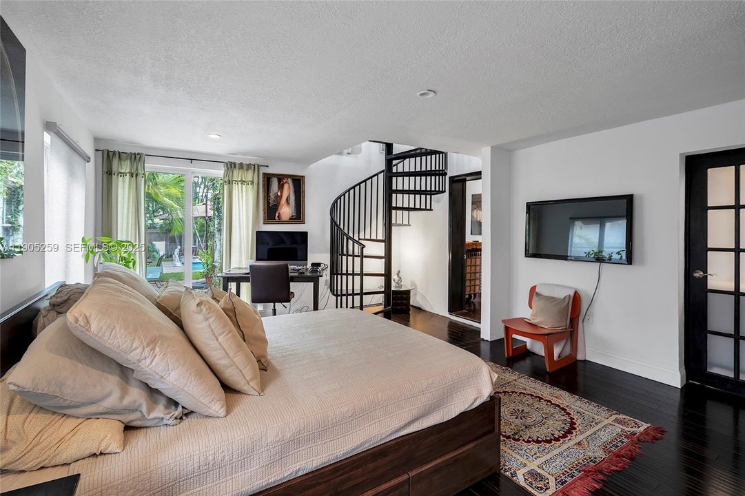 For Sale: $1,795,000 (4 beds, 3 baths, 2190 Square Feet)