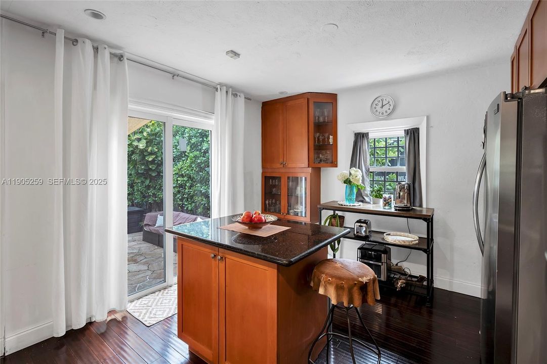 For Sale: $1,795,000 (4 beds, 3 baths, 2190 Square Feet)