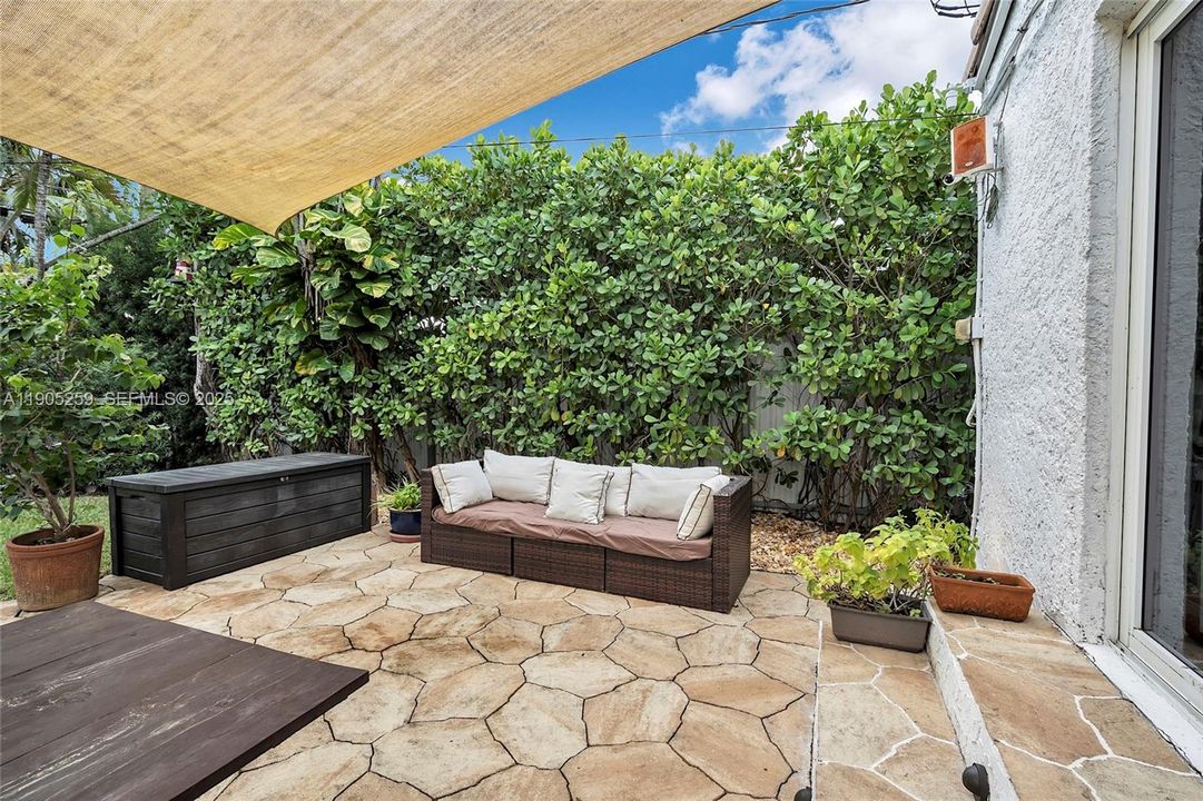 For Sale: $1,795,000 (4 beds, 3 baths, 2190 Square Feet)