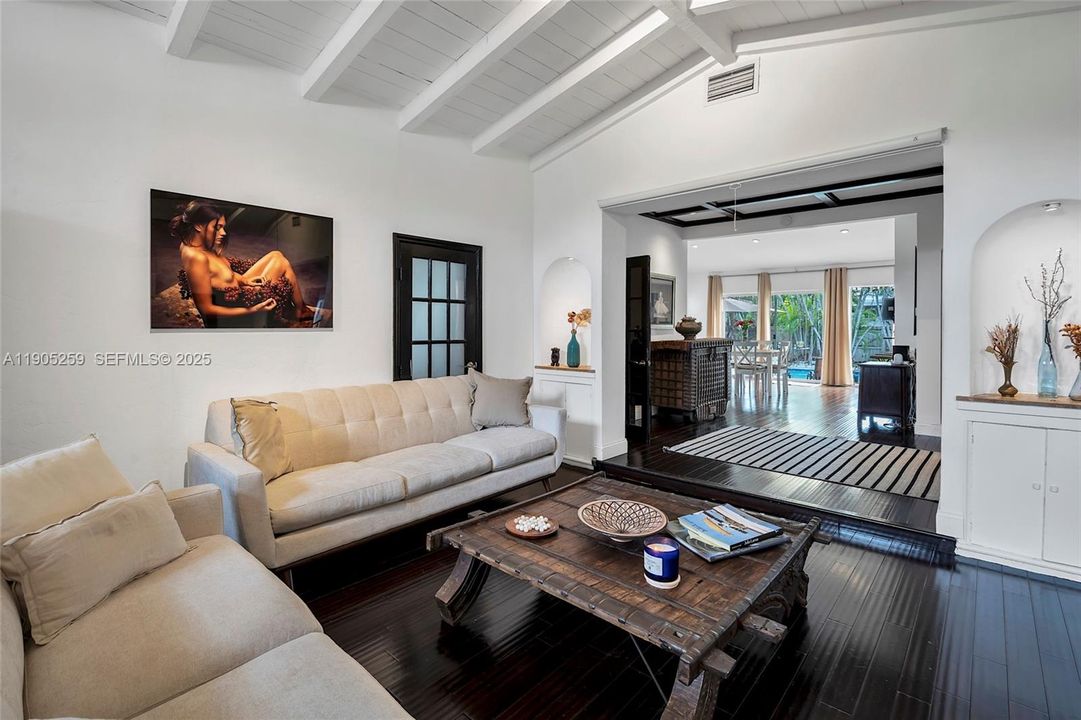 For Sale: $1,795,000 (4 beds, 3 baths, 2190 Square Feet)