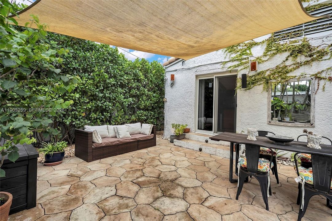 For Sale: $1,795,000 (4 beds, 3 baths, 2190 Square Feet)