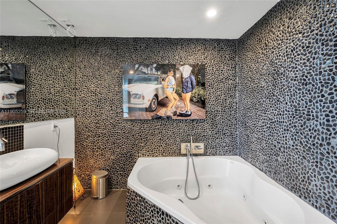 For Sale: $1,795,000 (4 beds, 3 baths, 2190 Square Feet)