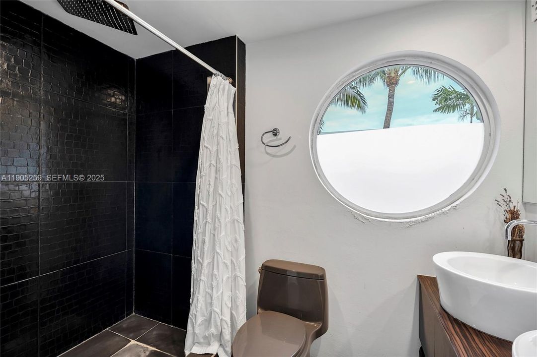 For Sale: $1,795,000 (4 beds, 3 baths, 2190 Square Feet)