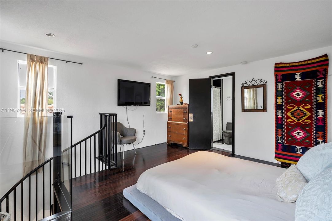 For Sale: $1,795,000 (4 beds, 3 baths, 2190 Square Feet)